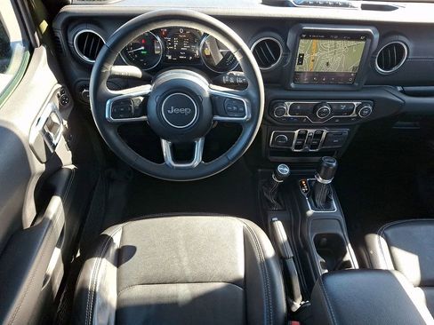 Used 2023 Jeep Wrangler Unlimited Sahara image 11