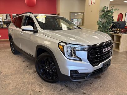 Used 2022 GMC Terrain SLE w/ Driver Convenience Package