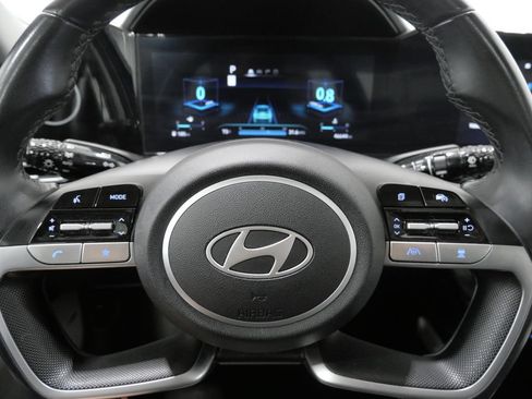 Used 2025 Hyundai Elantra Limited FWD image 17