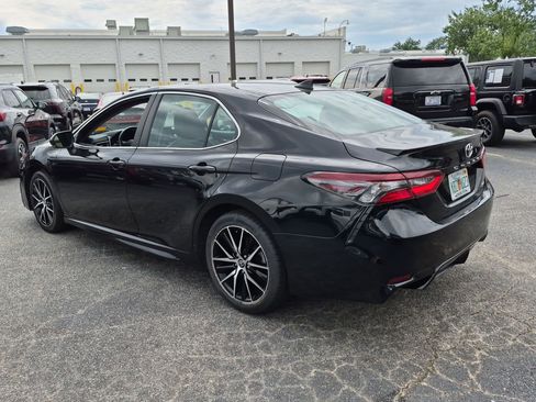 Used 2024 Toyota Camry SE FWD image 8