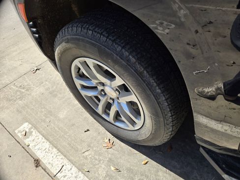 Used 2022 Chevrolet Suburban LS w/ Driver Alert Package image 10