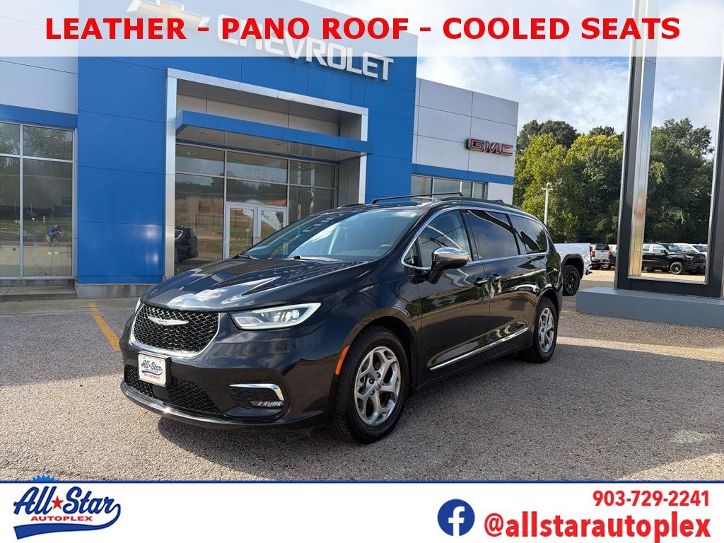 Used 2023 Chrysler Pacifica Limited FWD image 1