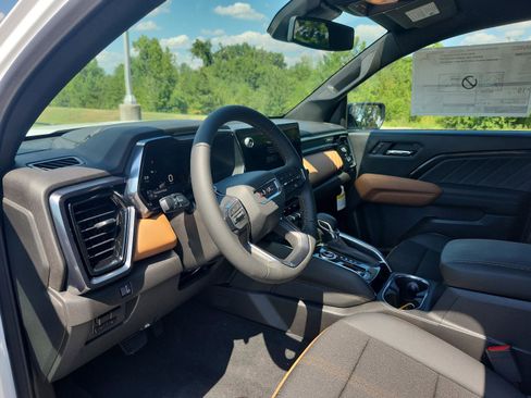 New 2026 GMC Canyon AT4 image 9