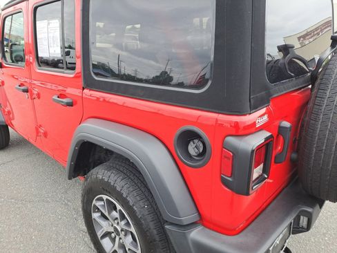 Used 2024 Jeep Wrangler Unlimited Sport AWD/4WD image 24