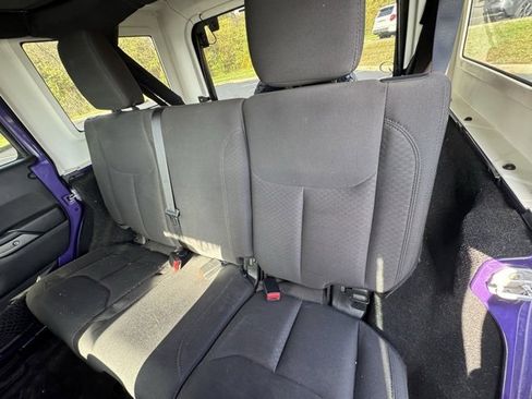 Used 2018 Jeep Wrangler Unlimited Sport S image 11