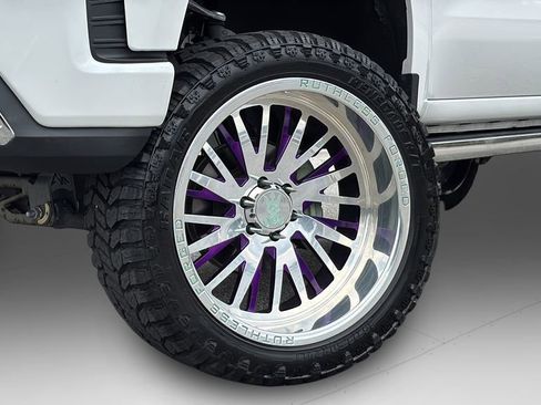 Used 2021 Chevrolet Silverado 1500 High Country w/ Technology Package image 6