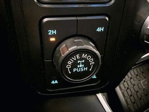 Used 2025 Ford F150 Raptor AWD/4WD image 31