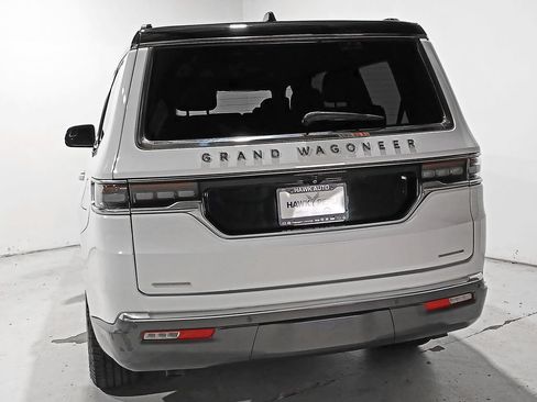 Used 2022 Jeep Grand Wagoneer Series I AWD/4WD image 5