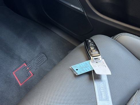 Used 2024 Audi RS Q8 image 38