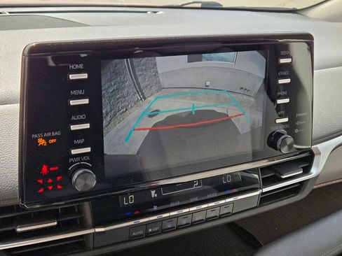 Used 2022 Toyota Sienna LE FWD image 11