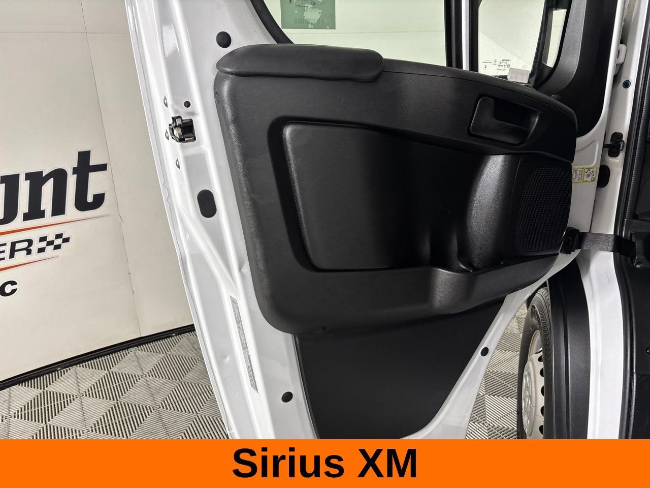 Used 2025 RAM ProMaster 2500 w/ Convenience Group FWD image 10