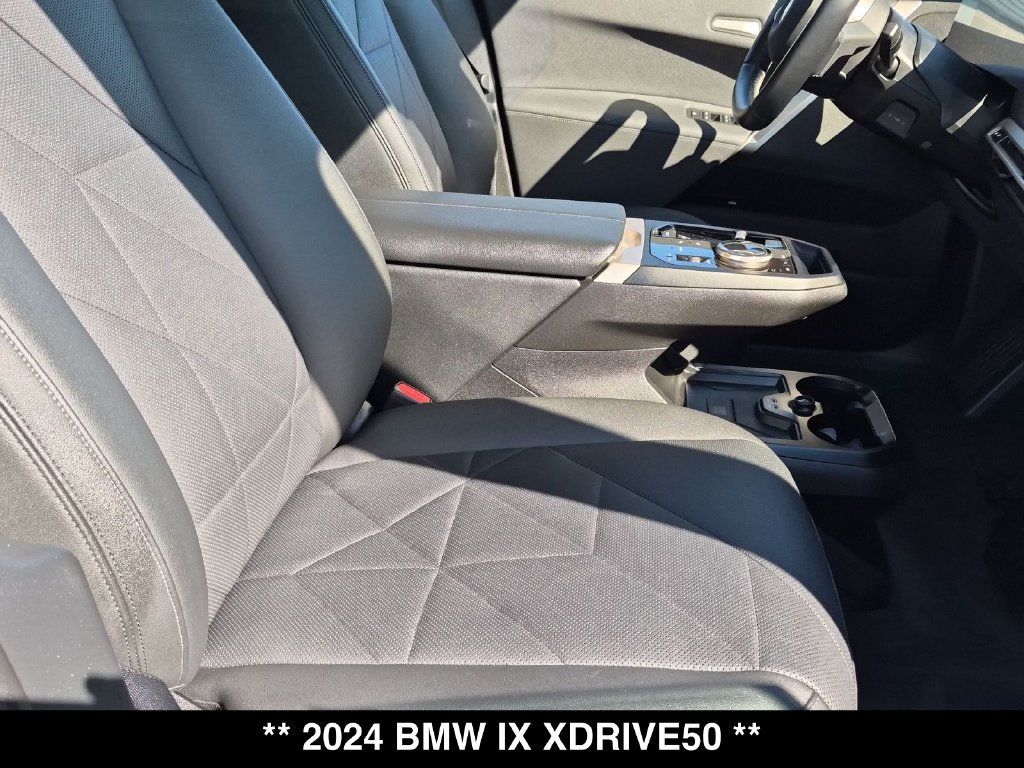 Used 2024 BMW iX xDrive50 w/ Premium Package AWD/4WD image 28