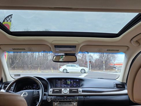 Used 2015 Lexus LS 460 AWD w/ Comfort Package image 22