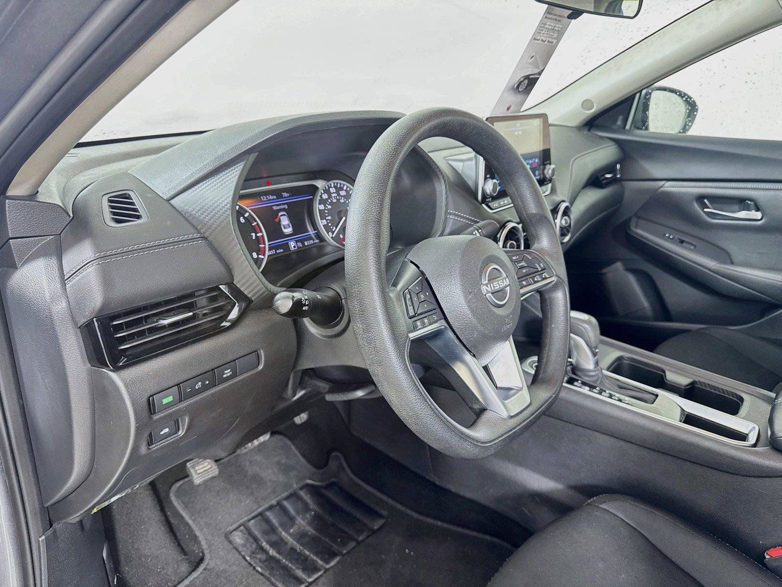 Used 2024 Nissan Sentra SV FWD image 9