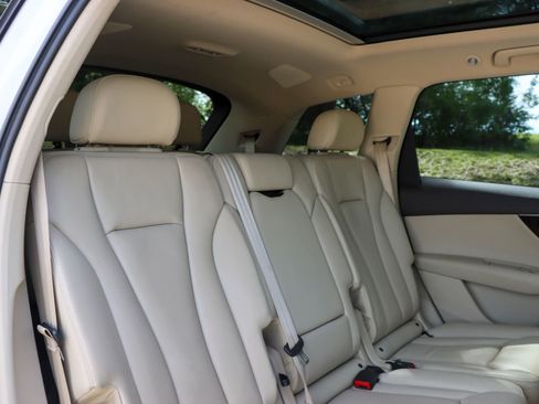 Used 2018 Audi Q7 2.0T Premium Plus w/ Premium Plus Package AWD/4WD image 23