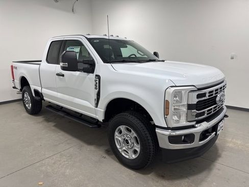 New 2026 Ford F350 XLT w/ FX4 Off-Road Package image 3