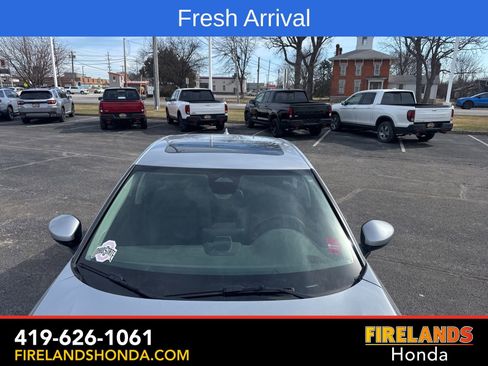 Used 2024 Honda Civic EX-L image 9