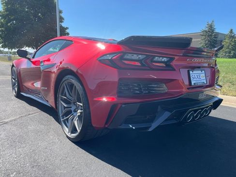 Used 2025 Chevrolet Corvette Z06 w/ Chrome Exterior Badge Package RWD image 3