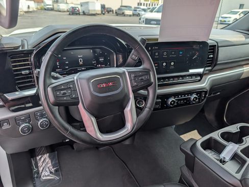 Used 2025 GMC Sierra 1500 SLT AWD/4WD image 14