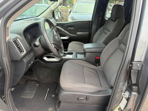 Used 2023 Nissan Frontier SV w/ Technology Package RWD image 10