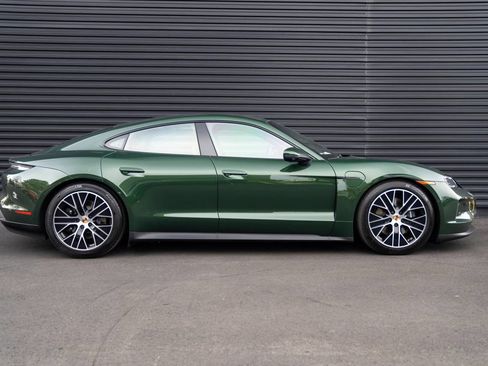 New 2026 Porsche Taycan image 12