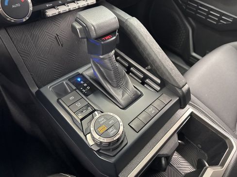 Certified 2024 Toyota Tacoma TRD Off-Road image 25