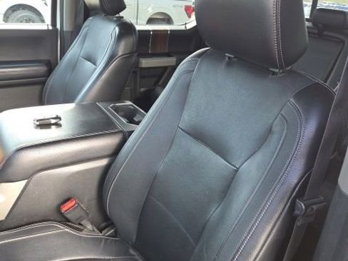 Used 2015 Ford F150 Lariat image 12