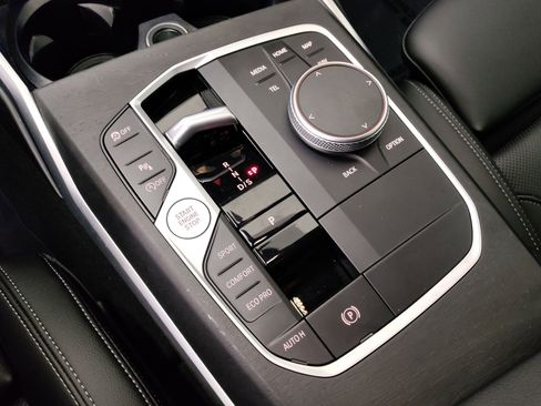 Used 2024 BMW 330i Sedan w/ Premium Package image 25