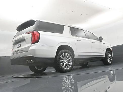 Used 2023 GMC Yukon XL Denali AWD/4WD image 43
