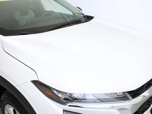 Used 2025 Chevrolet Trax LS image 12