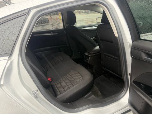 Used 2016 Ford Fusion SE image 29