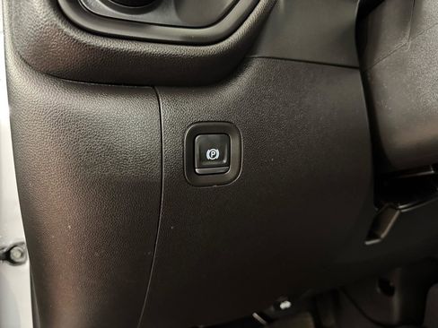 Used 2025 Chevrolet Silverado 2500 Custom w/ Custom Value Package image 19