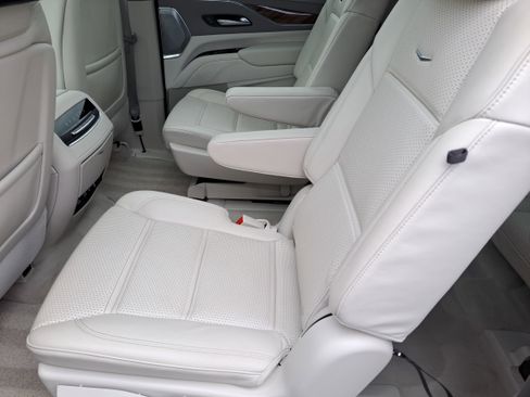 Used 2024 Cadillac Escalade ESV Sport Platinum w/ LPO, ONYX Package image 26