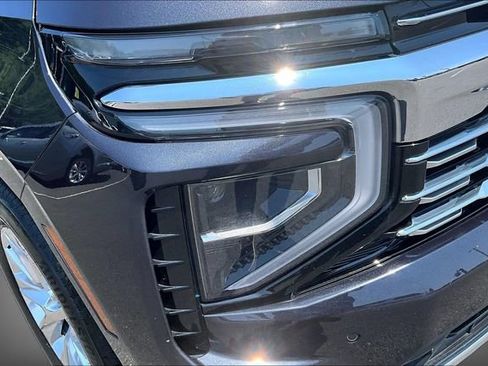Used 2025 Chevrolet Tahoe Premier AWD/4WD image 30