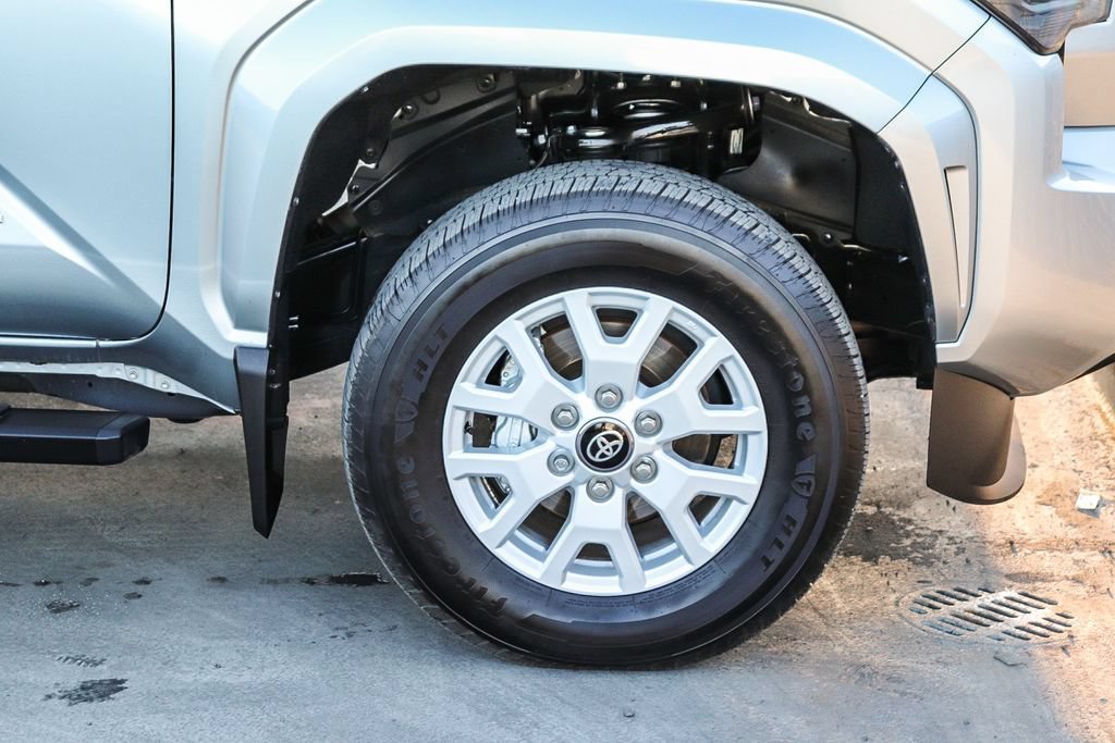 Used 2025 Toyota Tacoma SR5 AWD/4WD image 11