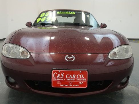 Used 2003 MAZDA MX-5 Miata image 2