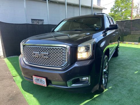 Used 2016 GMC Yukon XL Denali w/ Open Road Package AWD/4WD image 9