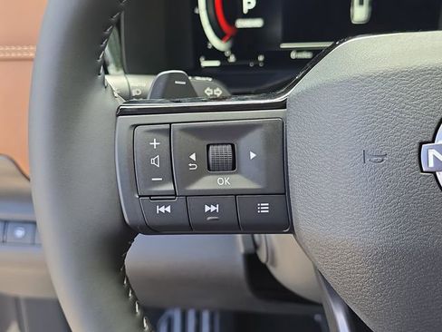 New 2026 Nissan Pathfinder Platinum image 32