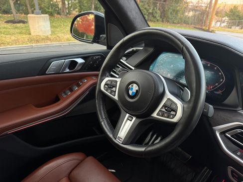 Used 2022 BMW X7 M50i image 48