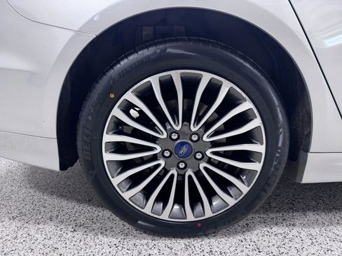Used 2018 Ford Fusion SE AWD/4WD image 14