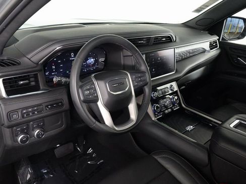 Used 2023 GMC Yukon XL Denali AWD/4WD image 7