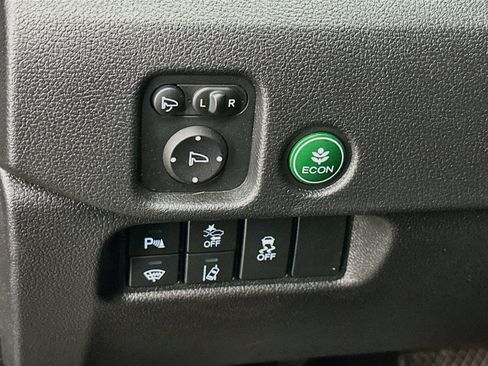 Used 2025 Honda Passport TrailSport image 17