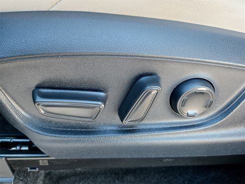 Certified 2025 Toyota Tacoma Limited image 26