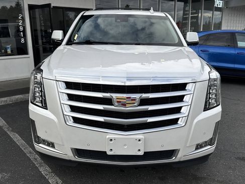 Used 2016 Cadillac Escalade Premium AWD/4WD image 9