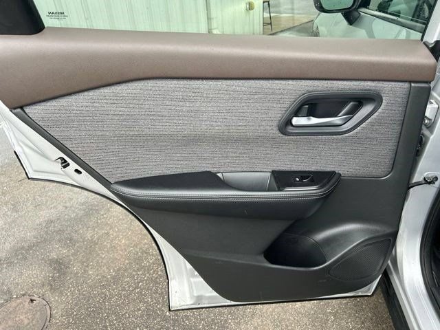 Used 2023 Nissan Rogue SV AWD/4WD image 38