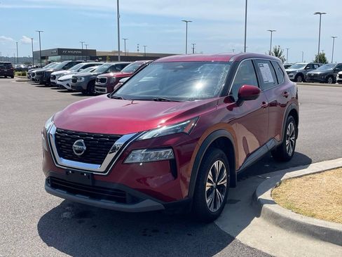 Used 2021 Nissan Rogue SV AWD/4WD image 3
