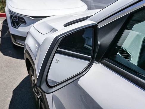 Certified 2025 Kia Niro EX FWD image 7