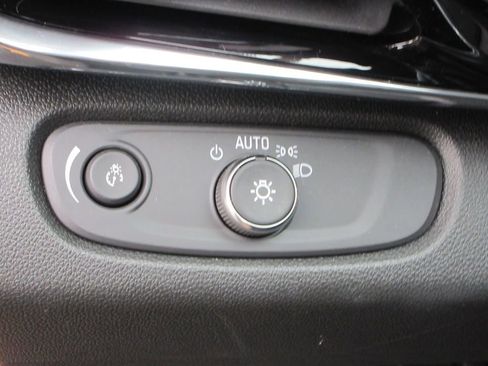 Certified 2024 Buick Envista Sport Touring w/ Convenience I Package image 24