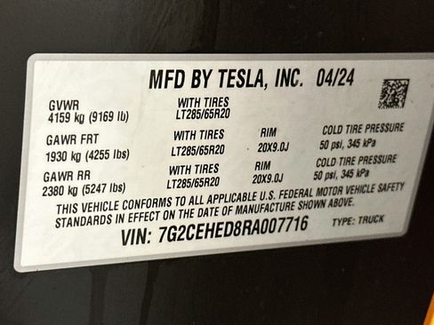 Used 2024 Tesla Cybertruck AWD Crew Cab image 33