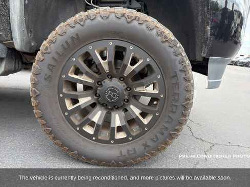 Used 2017 GMC Sierra 2500 Denali w/ Duramax Plus Package image 5